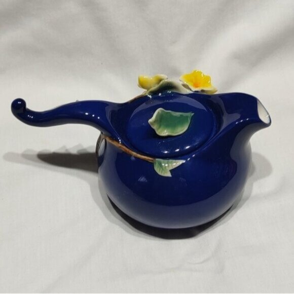 Sorelle Fine Porcelain Cobalt Blue Yellow Jasmine Flower Mini Teapot - Picture 4 of 10